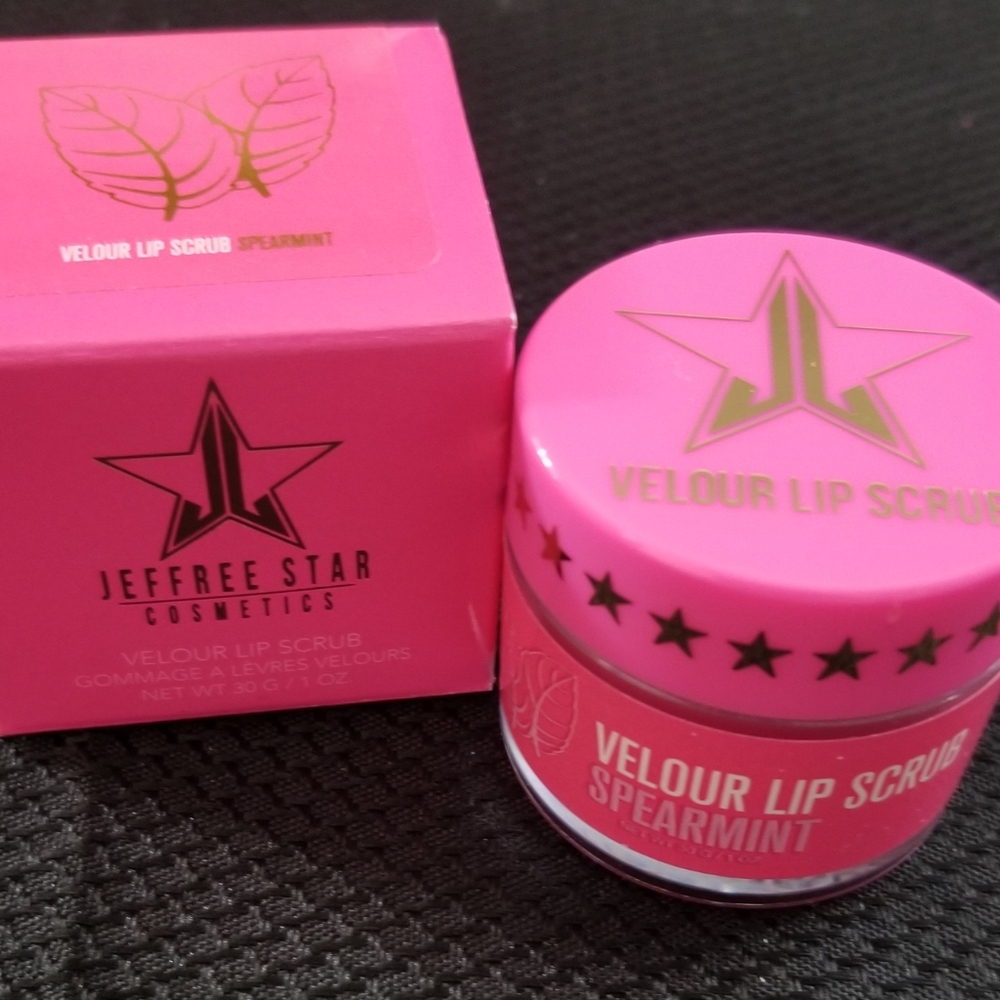 Jeffree Star Lip Scrub